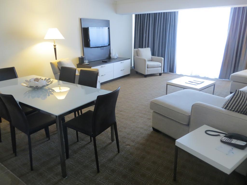 One-Bedroom King Suite,434307855:JPEG