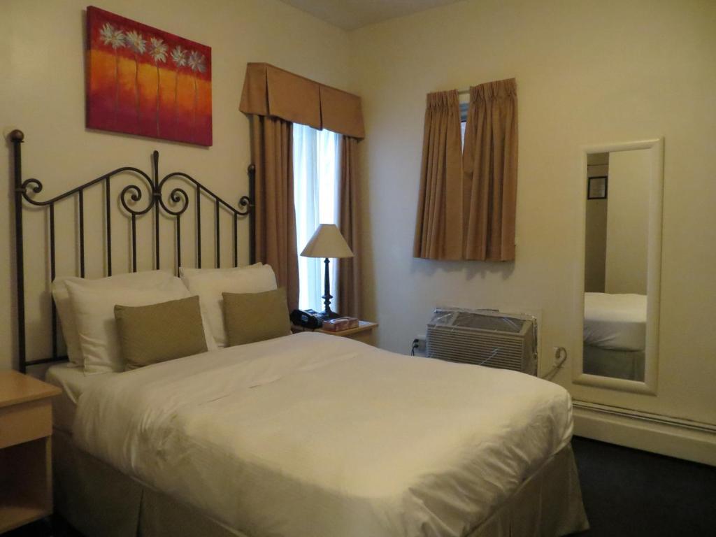 Double Room,706126138:JPEG