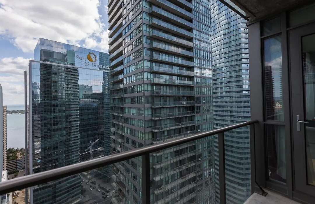 Applewood Suites - 3 Bdrm Ent. District-1