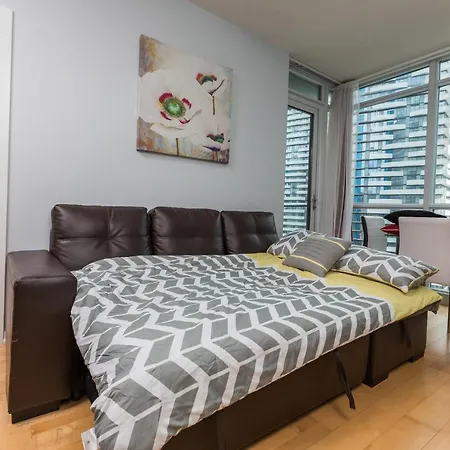 Applewood Suites - 3 Bdrm Ent. District-3